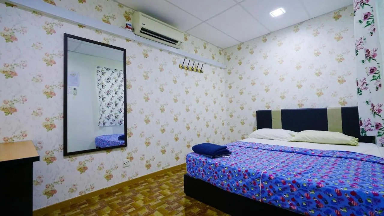 Pak Long Shoplot Homestay Shah Alam Apartment