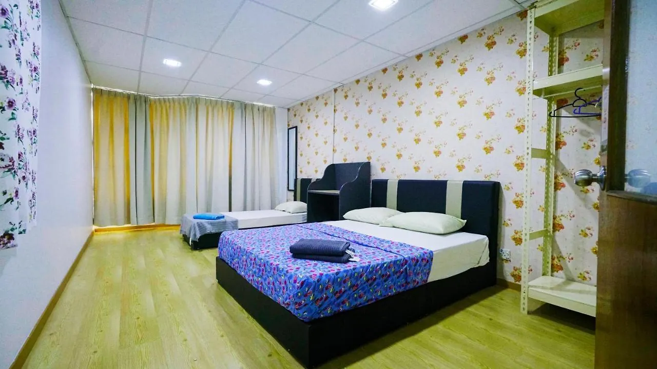 Pak Long Shoplot Homestay Shah Alam